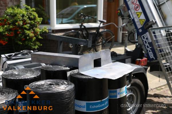 Dakbedekkingsmateriaal en dakgoot onderdelen in Valkenburg