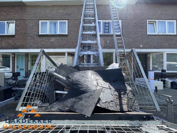 Kosten dakreparatie: dakschade aan flatgebouw in Valkenburg Kosten dakreparatie: dakschade aan flatgebouw in Valkenburg