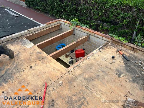 Plat dak vervangen met open constructie in Valkenburg